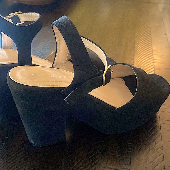 Notch This Again Platform Heels - Picture 3 of 10